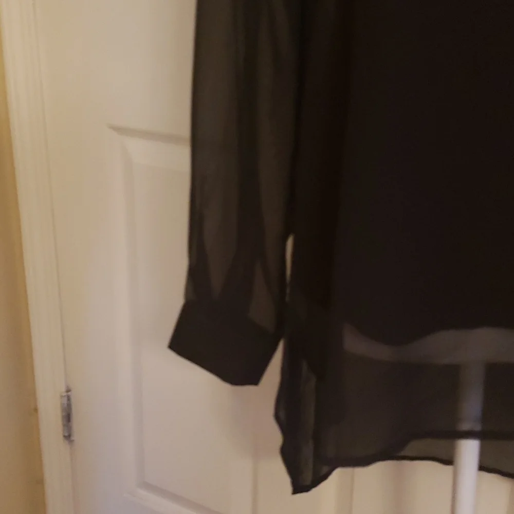 Vince Camuto Black V Neck top - Picture 3 of 9